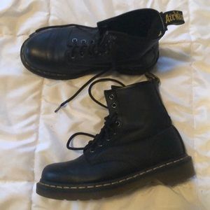Dr Martens size 7 black combat boots